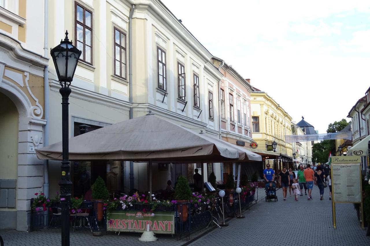 Magdalena Apartman Eger Bagian luar foto